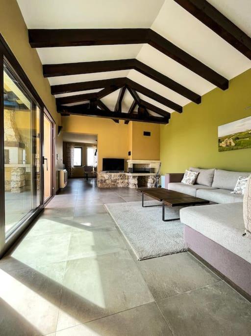 Private Villa At Blacksearama Golf & Villas Resort Baltsjik Buitenkant foto
