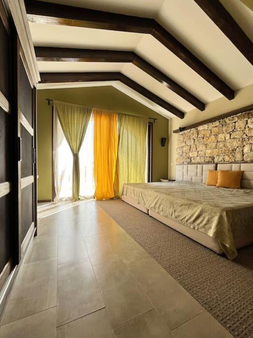 Private Villa At Blacksearama Golf & Villas Resort Baltsjik Buitenkant foto