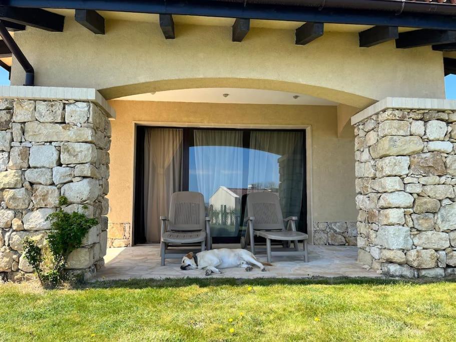 Private Villa At Blacksearama Golf & Villas Resort Baltsjik Buitenkant foto